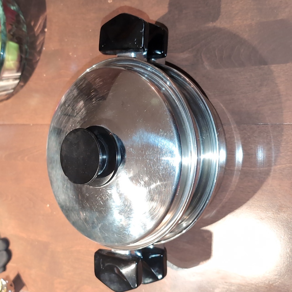 Prestige saucepan 3 ply  9 inch sauce pan and